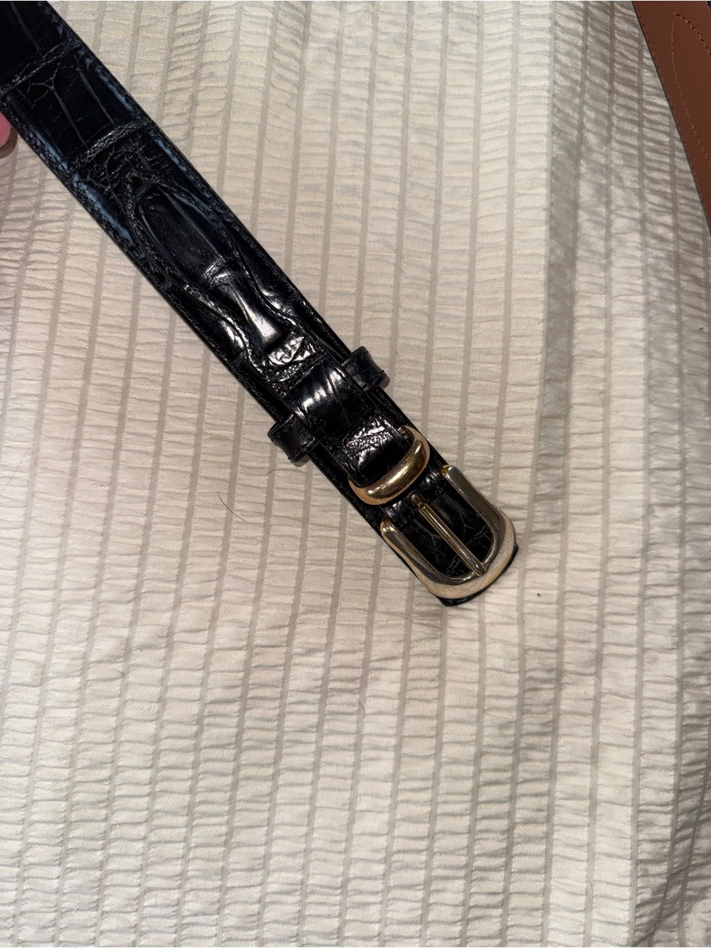 Vintage Lands End Made in USA Black Croc-Embossed Leather Belt Brass Buckle - Picture 2 of 6